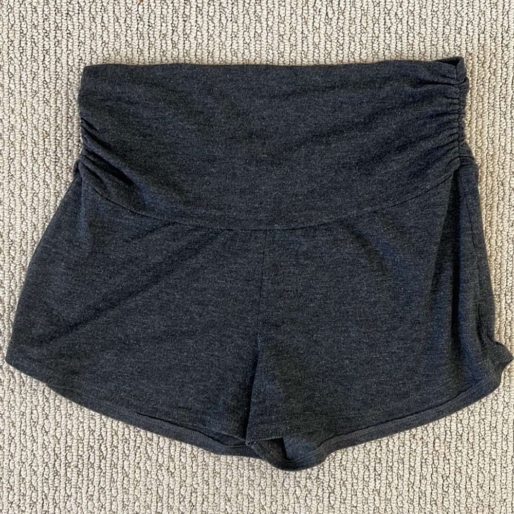 Pinkblush maternity ruched side lounge shorts in charcoal gray  size medium